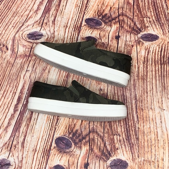 Cushionaire Rhona Camouflage Slip On Sneaker Size 10 Memory Foam in Sole - Picture 2 of 8